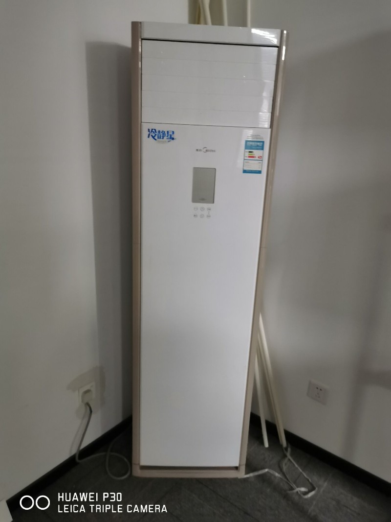 深圳辦公桌椅回收 電器電腦空調鐵床貨架回收